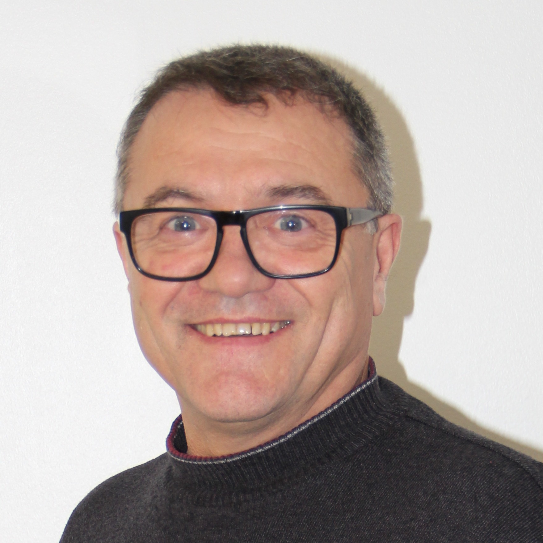 Portrait de Sacha Stoikovic, colistier En avant Rosny municipales 2026 à Rosny-sous-Bois